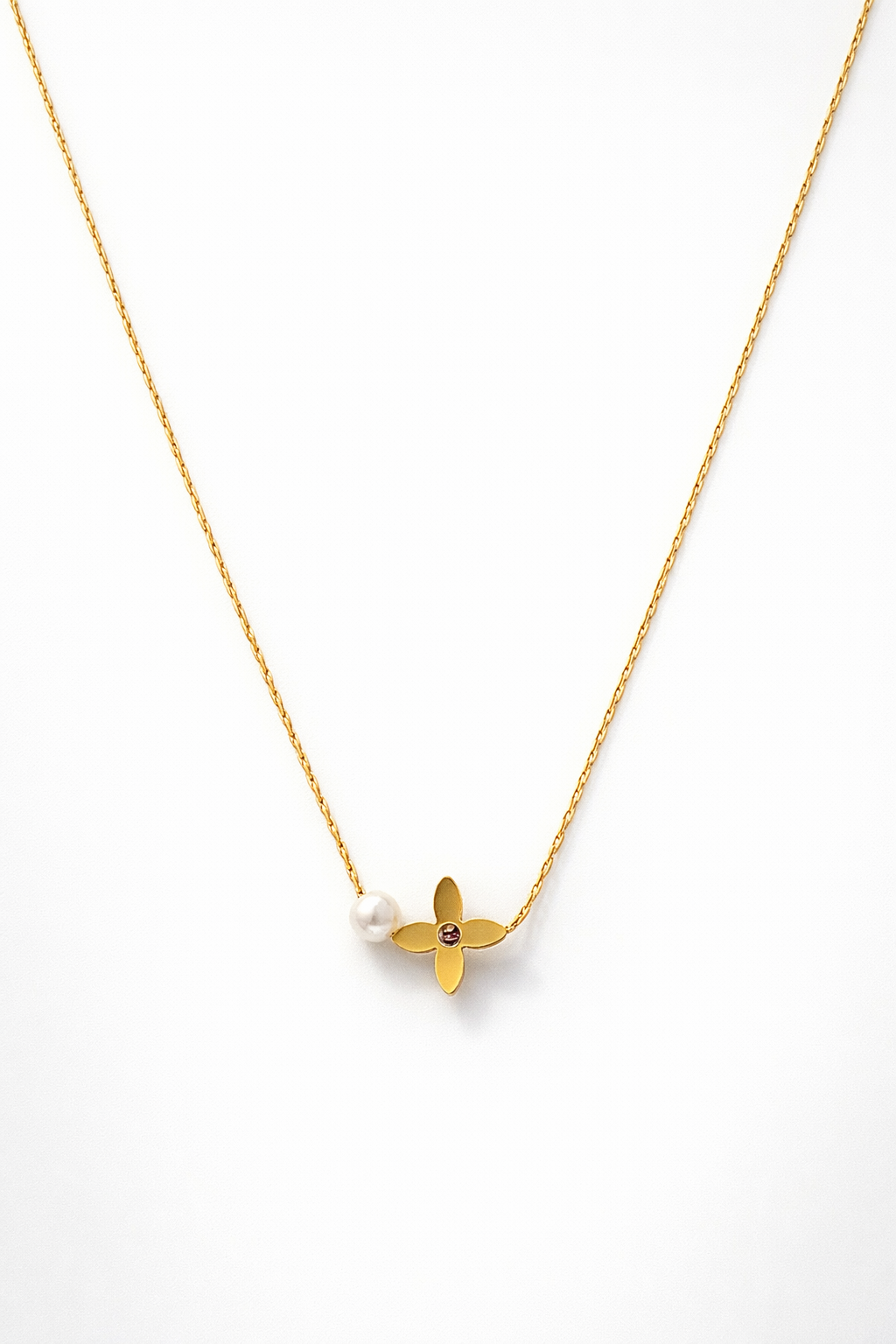 Floral Necklace with Pearl