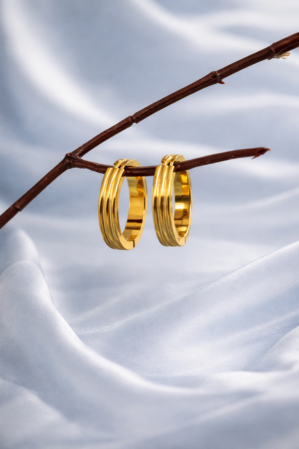 Minimal Luxe Gold Hoop Earrings
